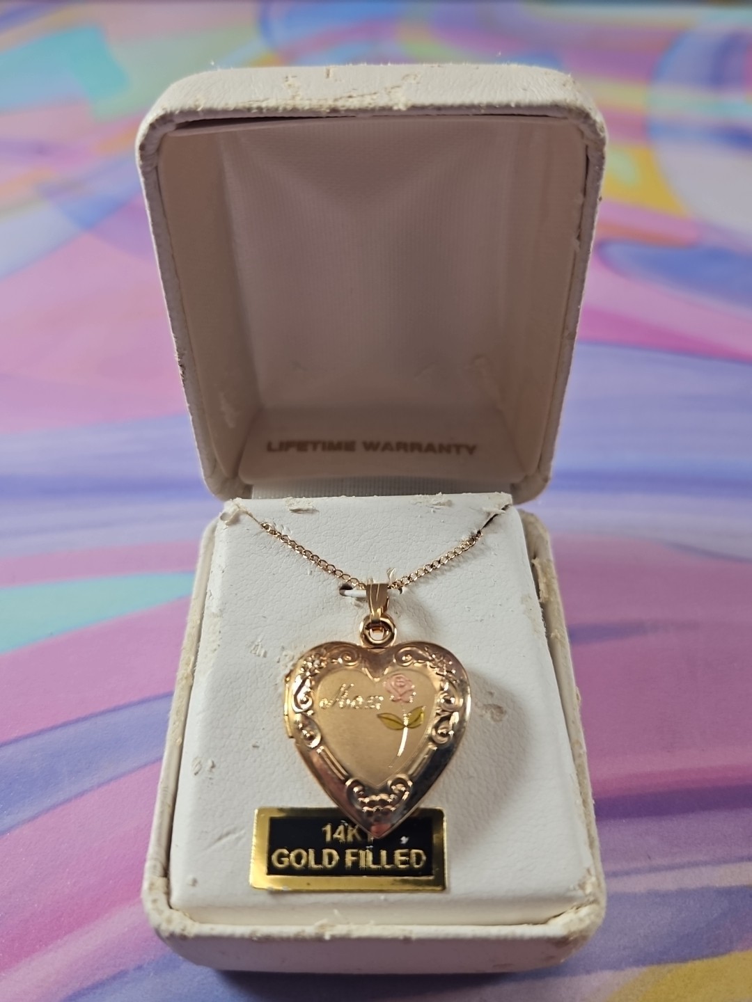 Tru-Kay 14k Gold Filled “Mom” Rose Picture Locket Pendant Necklace