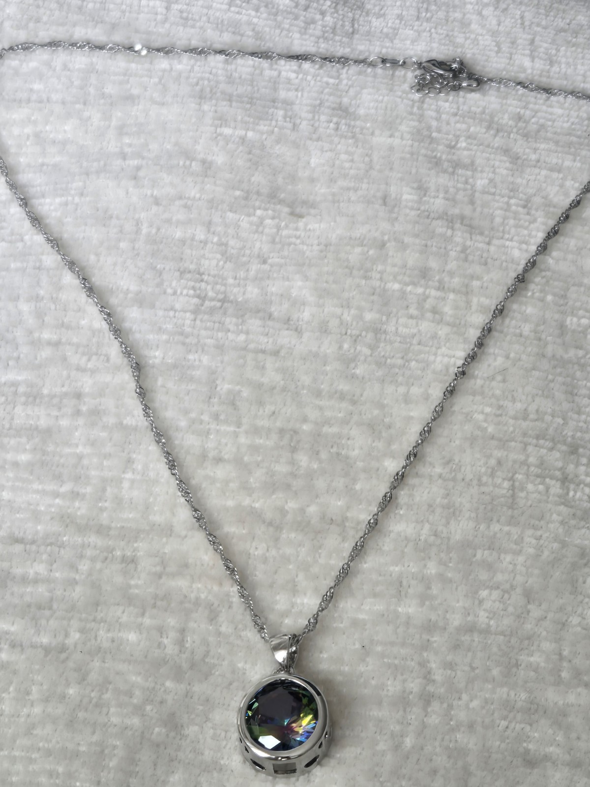 Women’s 0.5″ Mystic Topaz Sterling Silver 18 Inch Necklace. Brand New. UK Seller