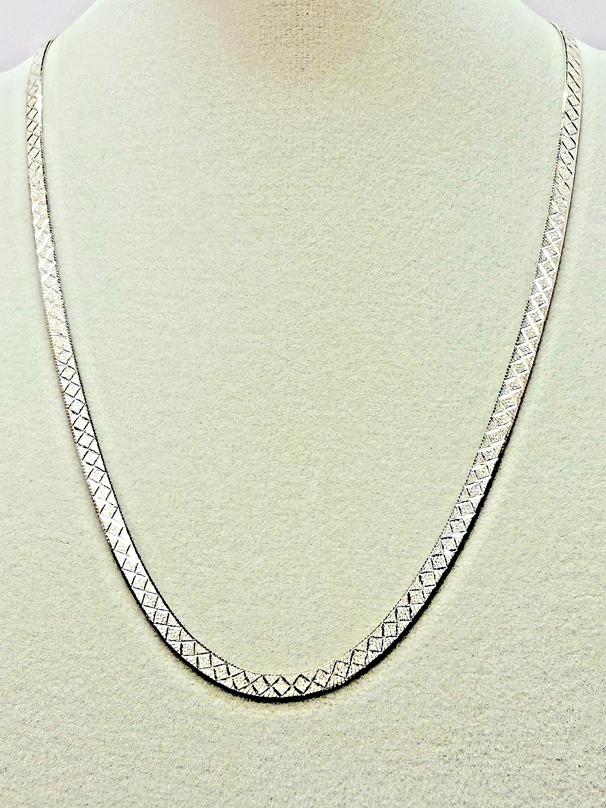 Vintage Italian IBB Sterling Silver Diamond Cut Flat Herringbone Chain Necklace