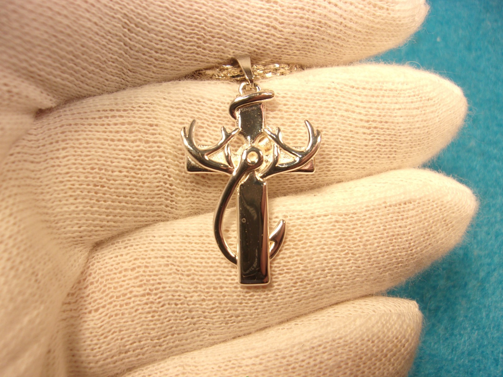 FASCINATING MEN’S or LADY’S STERLING SILVER CROSS & NECKLACE: HOOK + ELK? HORNS