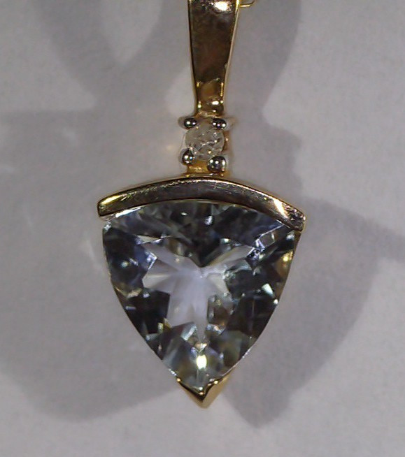 10K Yellow Gold 1.60ct Natural Light Blue Aquamarine Pendant Necklace – 18″