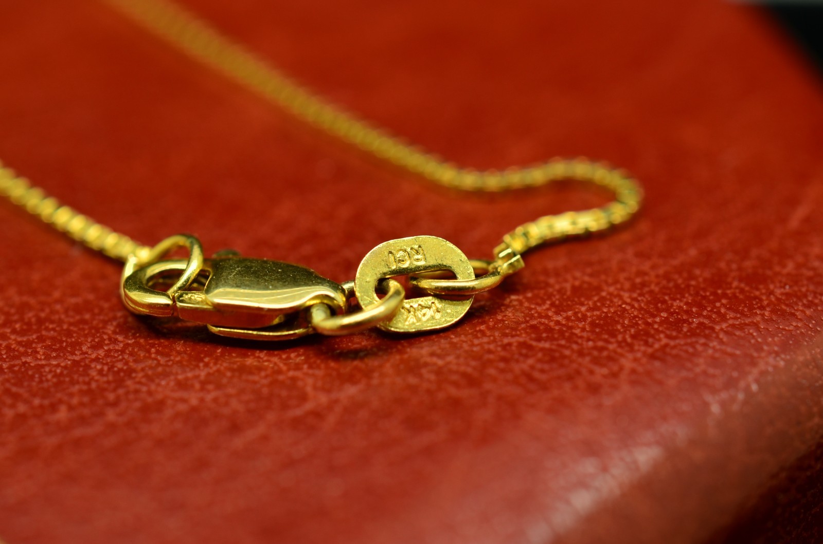 30″ 14K Yellow Gold Box Chain Necklace Very Thin & Delicate 0.7mm 3.4 grams