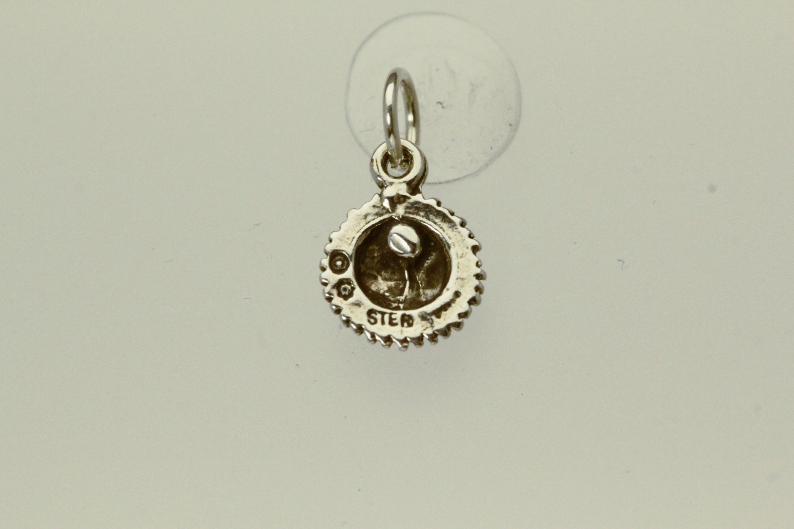 925 Sterling Silver Small Smiling Sun Charm 0.6 Grams (PEN9158)