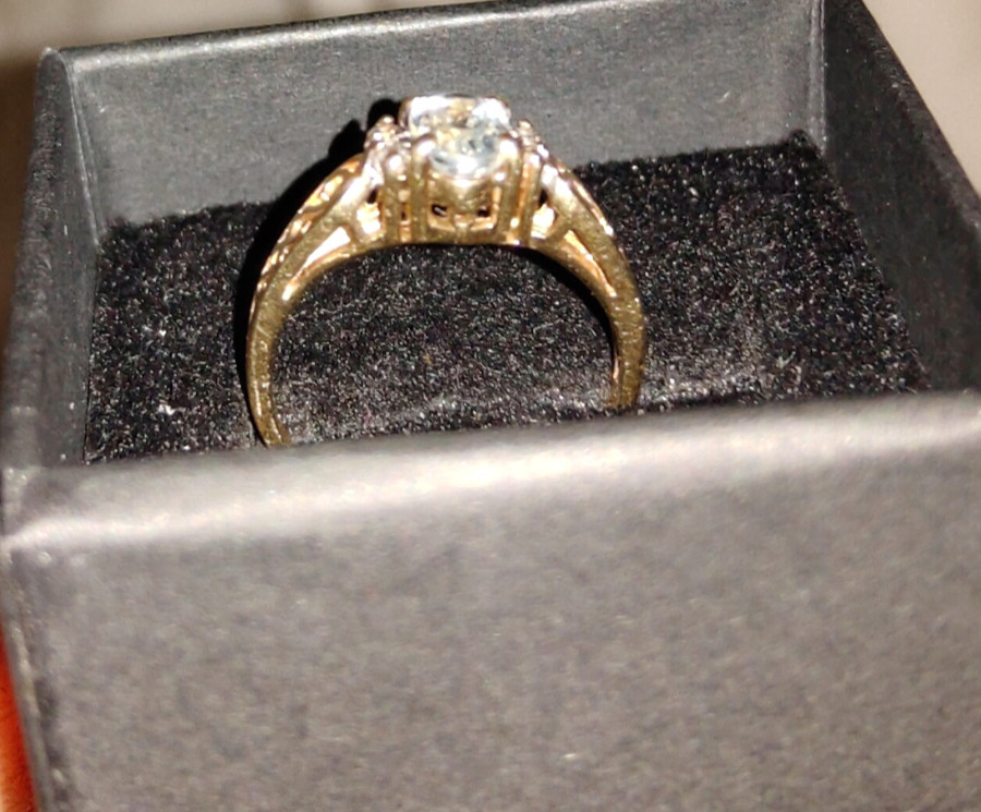 Vintage 14k Solid Gold filigree Auqamarine Ring with diamond accentt