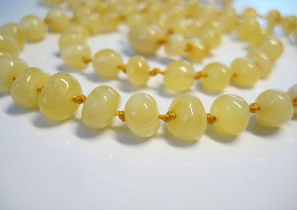 Genuine Elegant Beautiful Yellow Baltic Amber Necklace 21 in !!!