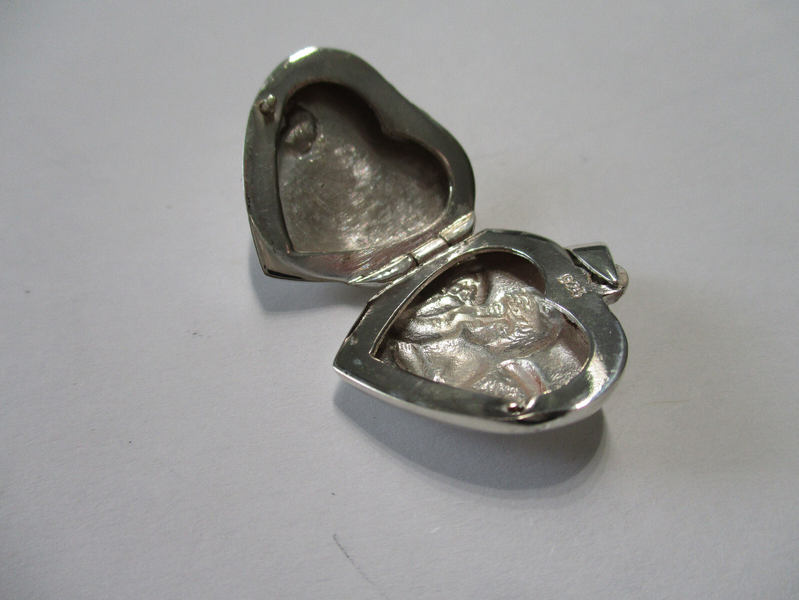 Sterling silver heart shape charm pendant solid silver .925 photo or small pills