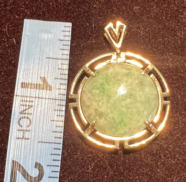 FINE HK 14k Yellow Gold Chinese Green Jade Disc Greek Key Pendant 8.5gr Jewelry