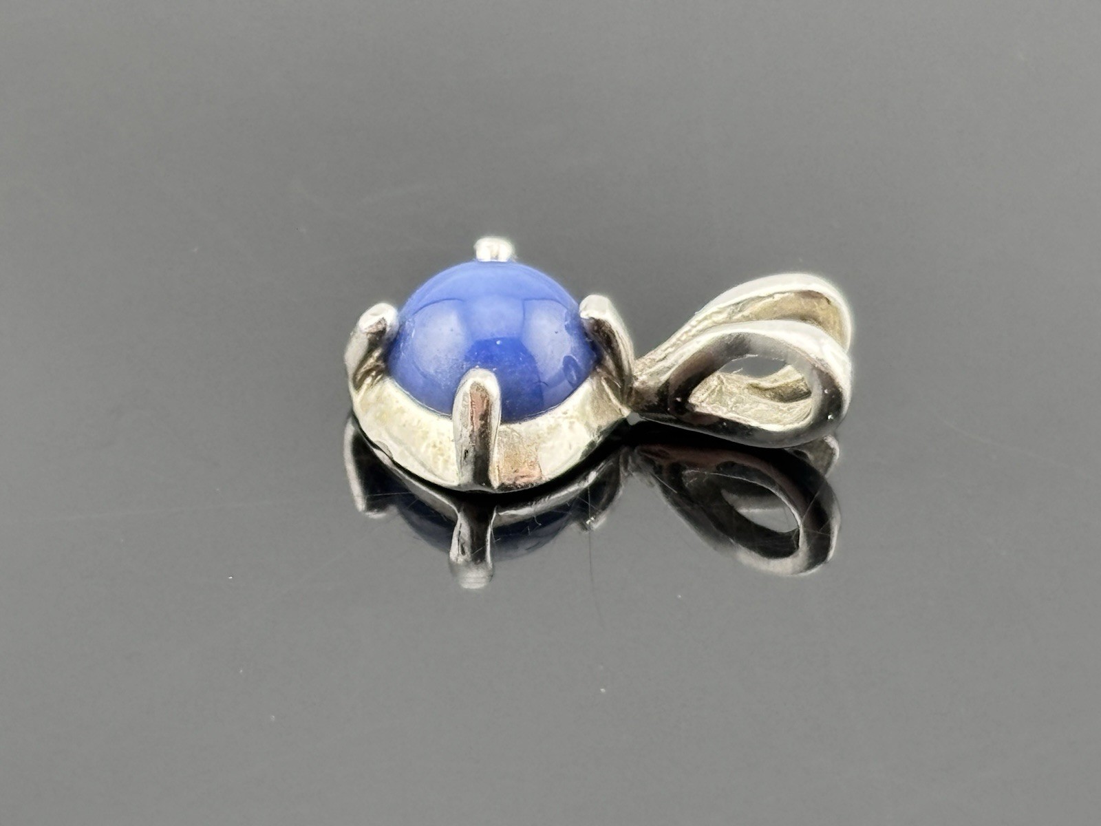 Vintage 14k White Gold Blue Star Sapphire Pendant Round Cabochon 7/16″ Petite