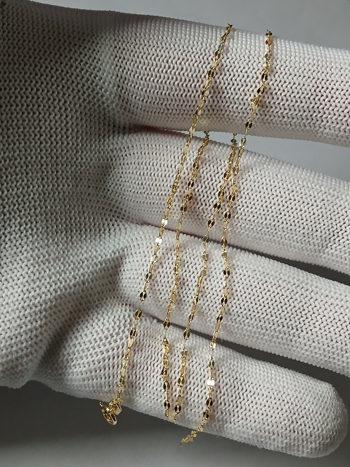 10k Solid Italian Yellow Gold, 15″ Mirror Link Chain, 1.5mm