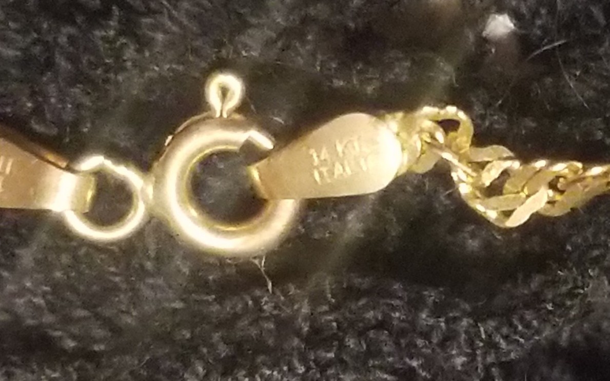 14k Gold Necklace & 10k Gold Emerald Pendant. 3 grams 20″ Yellow Gold Necklace