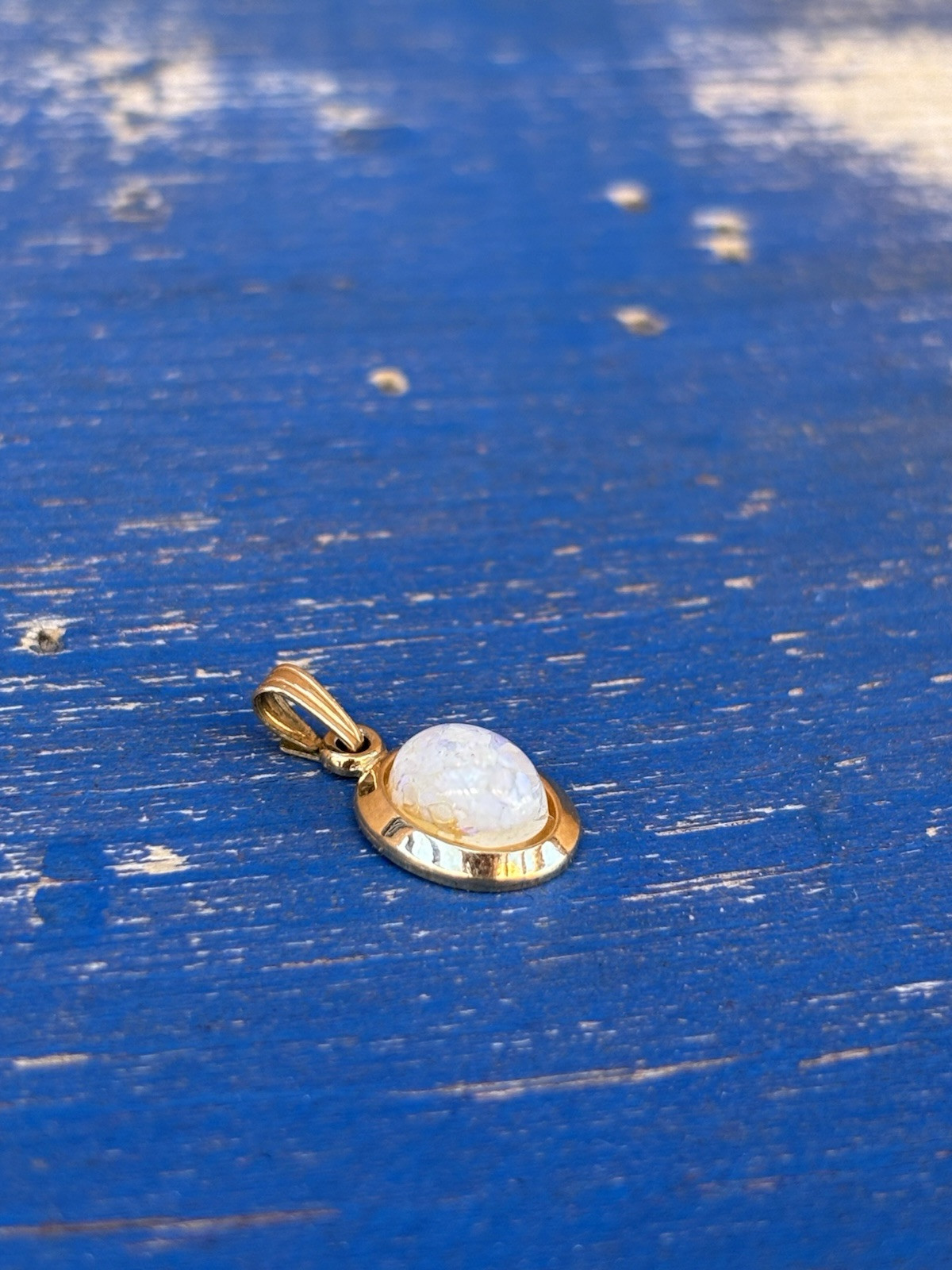 12K Gold Pendant White Stone Unknown