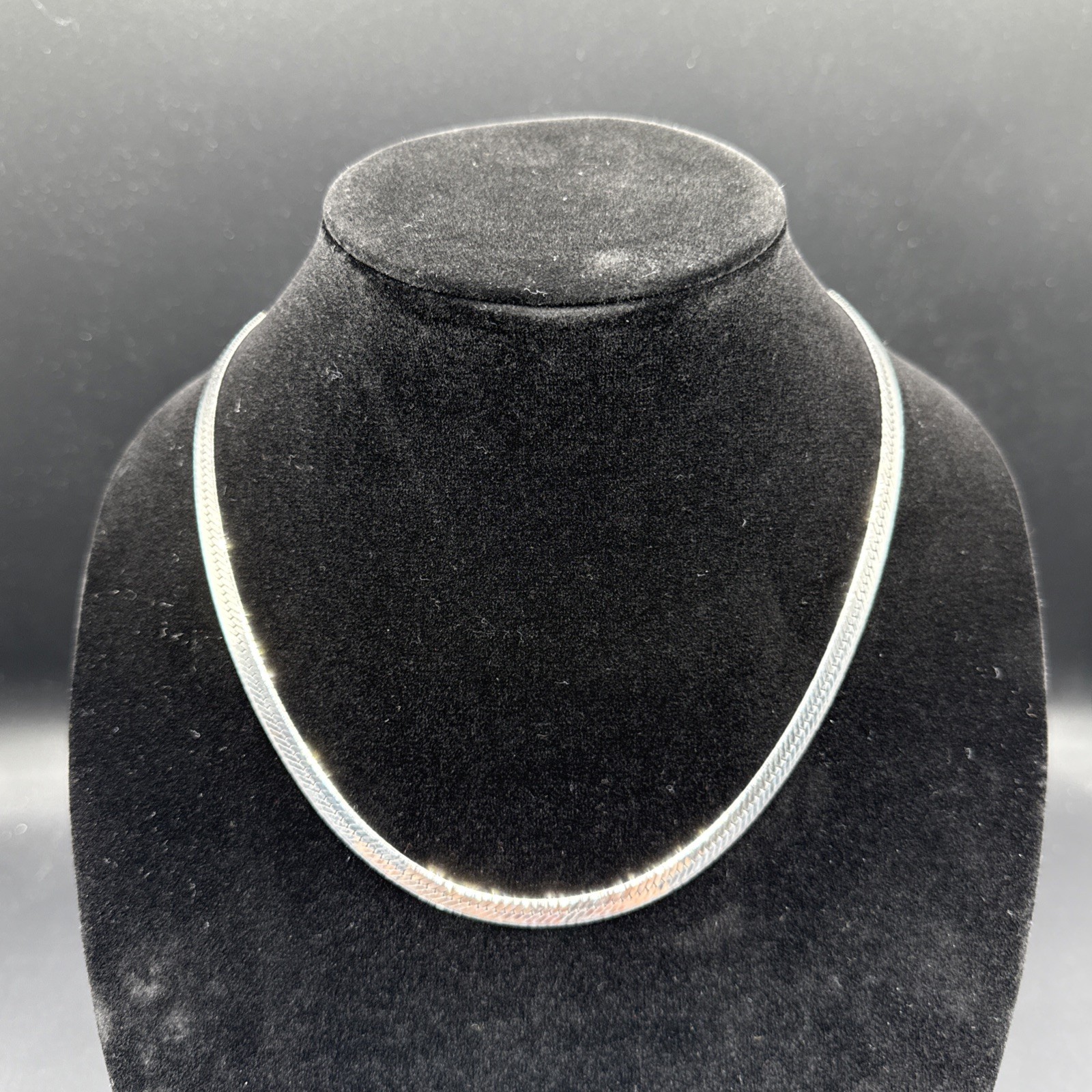Solid 925 Sterling Silver Herringbone Chain Necklace – 8mm – 20in 18.2g Read