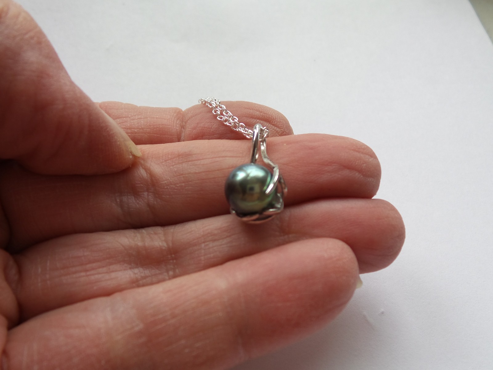 RARE TAHITIAN GREEN BLUE PEARL NECKLACE