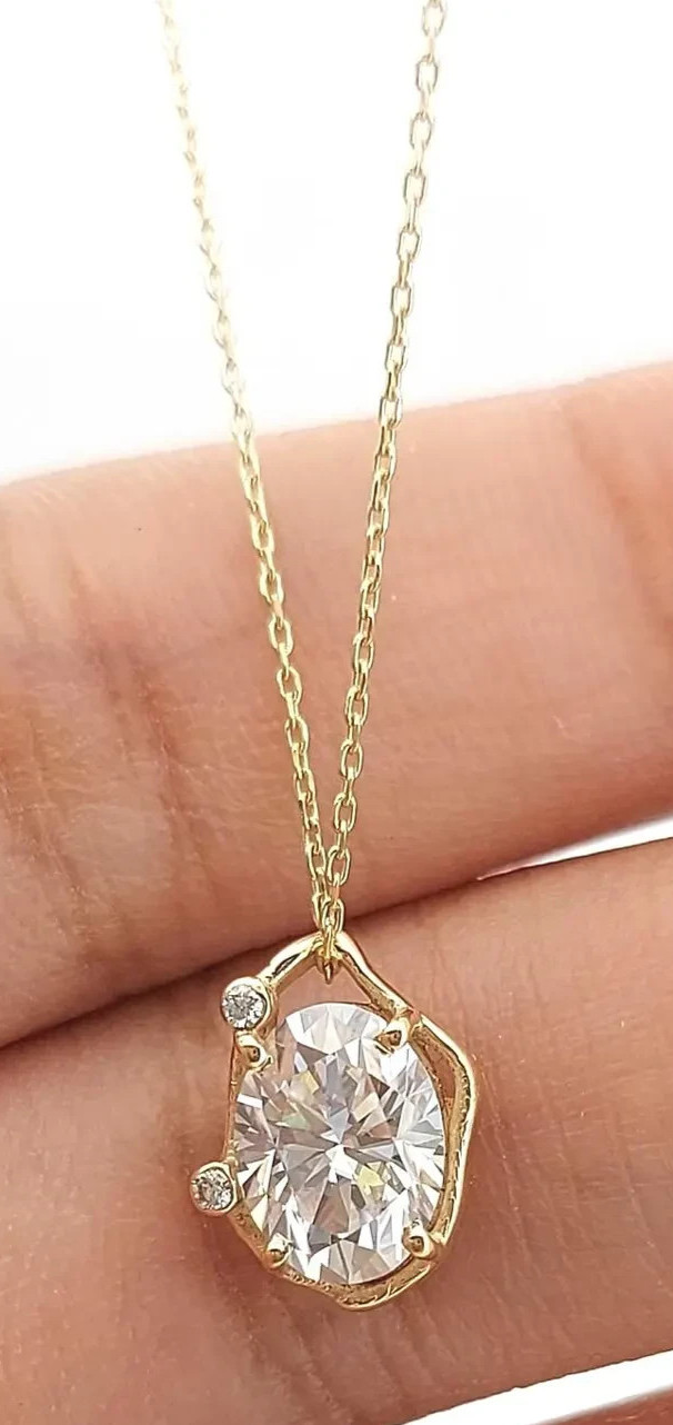 IGI 3.10 Ct Oval-Cut EF/VS1 Lab Grown Diamond Solitaire Pendant 14k Yellow Gold