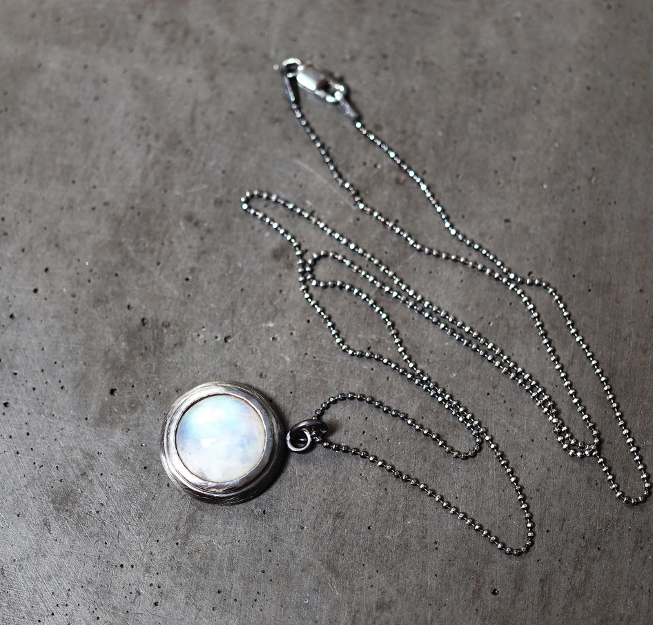 Rainbow Moonstone10x10 mm Gemstone 925 Sterling Silver Jewelry Plain Necklace