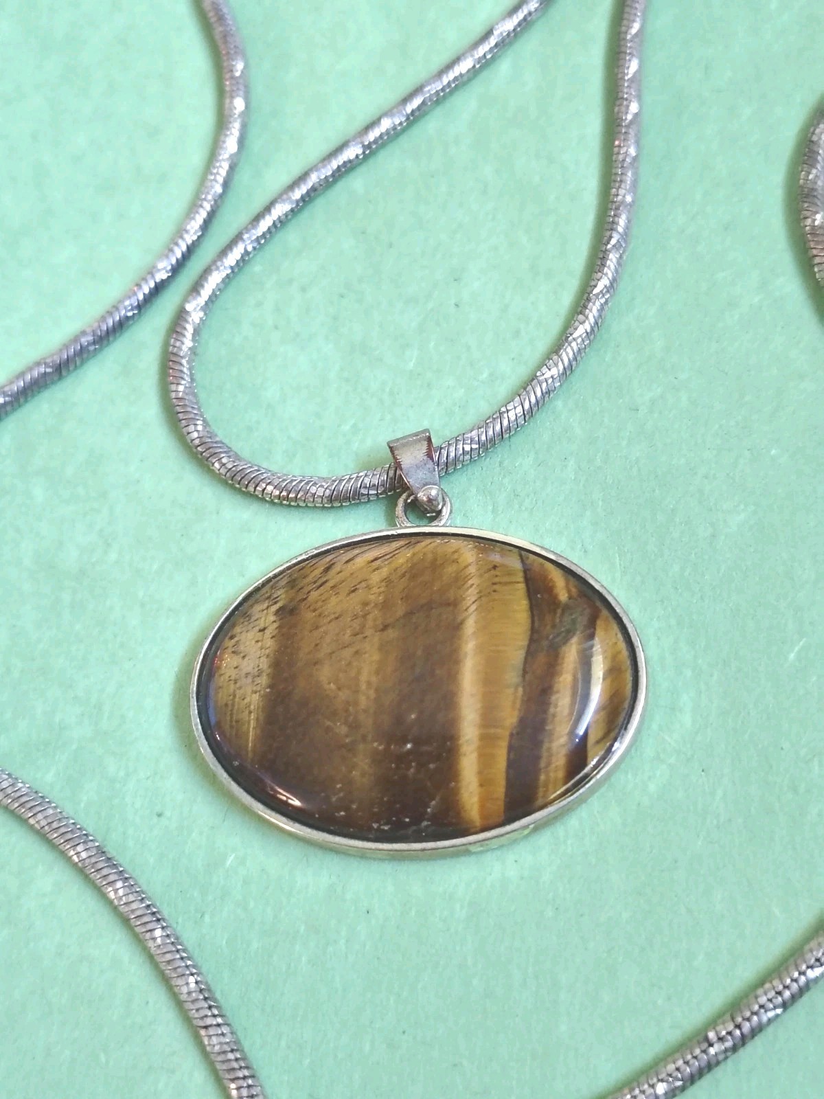 TIGER’S EYE Gemstone Pendant & Necklace In Silver Tone