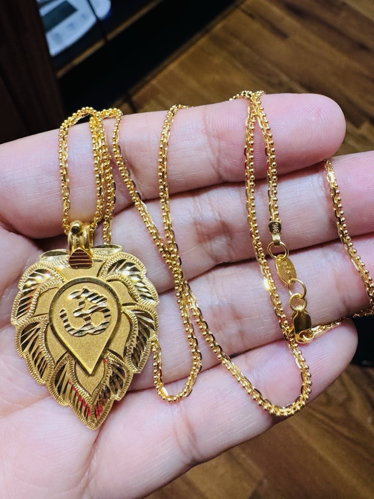 Saudi Dubai 22K Solid 916 Real Gold Leaf Flower Necklace 20” Long 12.1g 2.2mm