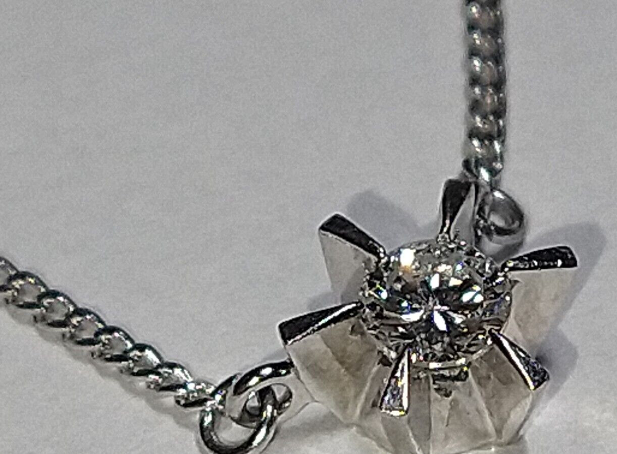 Solid platinum 0.17 carat diamond solitaire pendant chain necklace 2.7 grams
