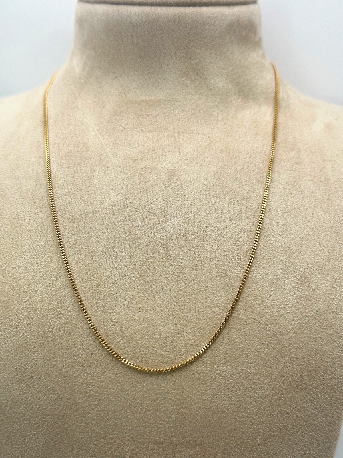 18ct Yellow Gold Unoaerre Curb Chain – 16″, 1.3mm, 2.8g, Hallmarked