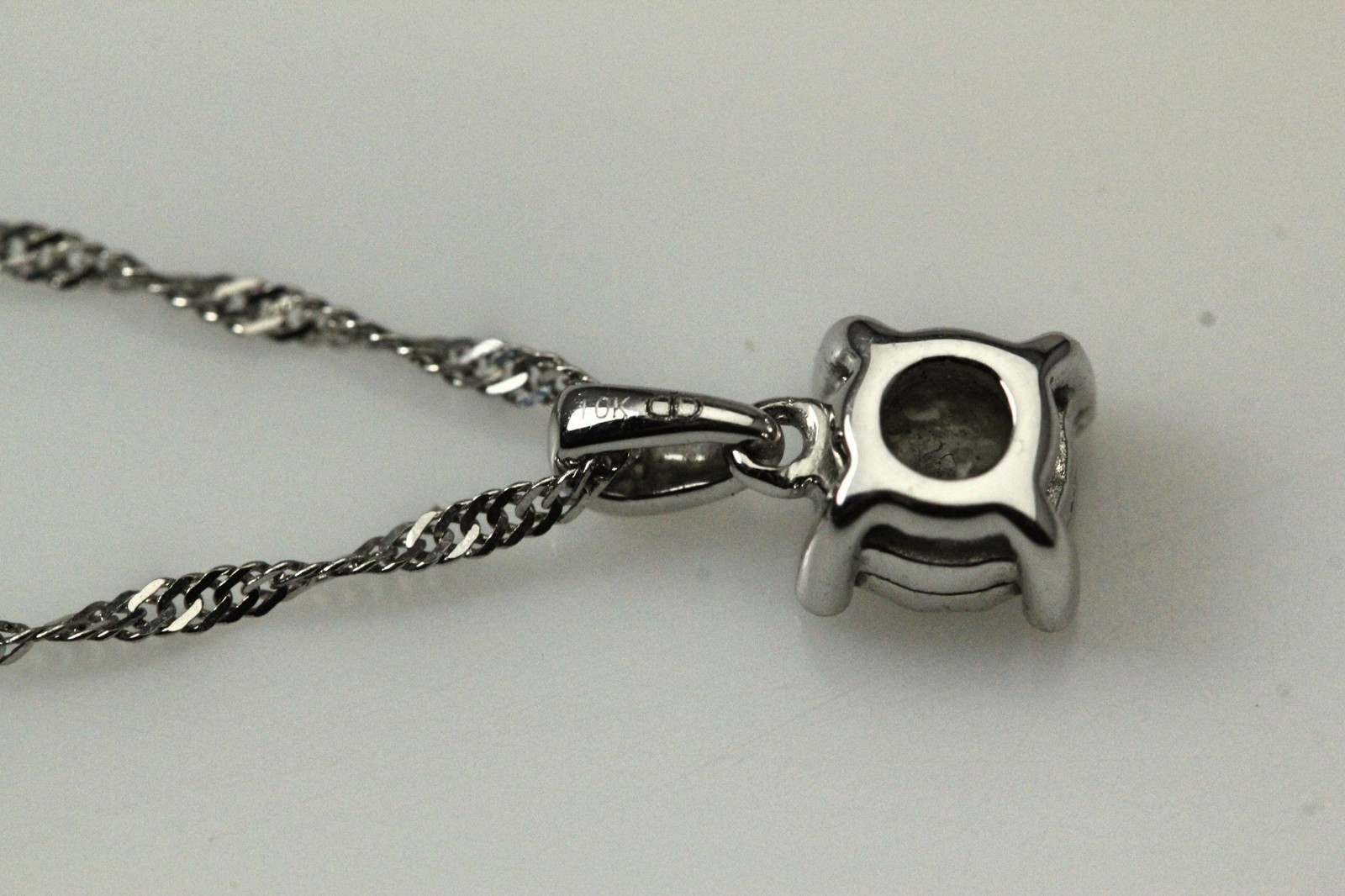 10K White Gold Diamond Solitaire 0.17 CTTW on a 18″ Twisted Chain 1.6 G(NEC4993)
