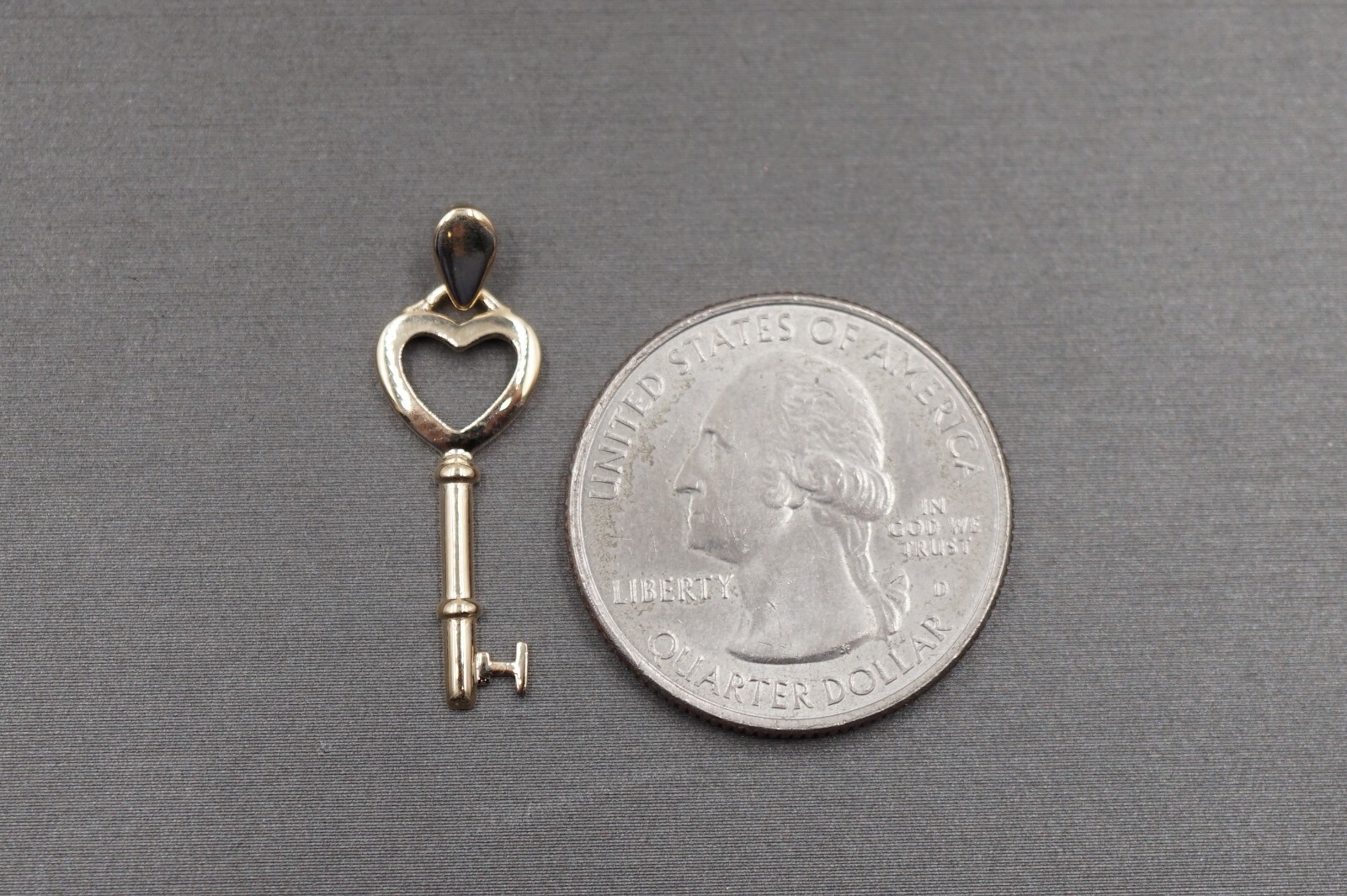 14K Solid Yellow Gold 1.1″ Fancy High Polish Light Heart Key Charm Pendant.