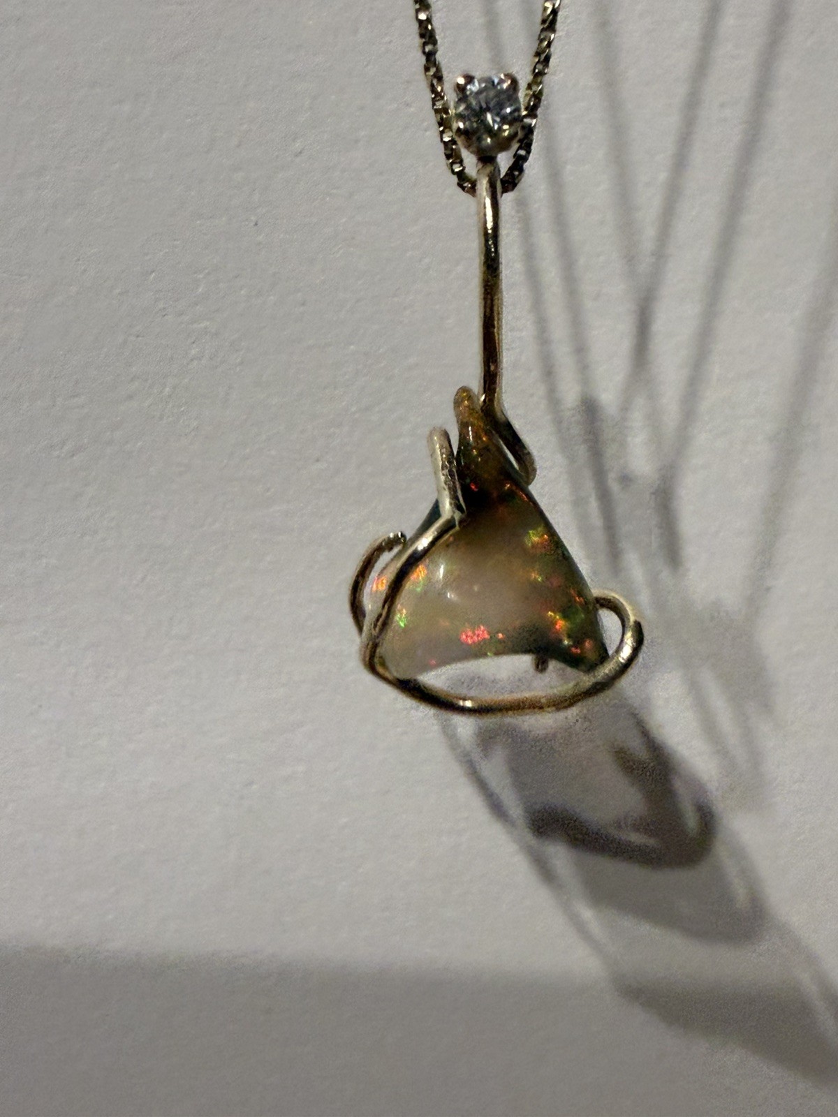 14k Solid Yellow Gold 2.12 Carats Natural Opal and diamond pendant