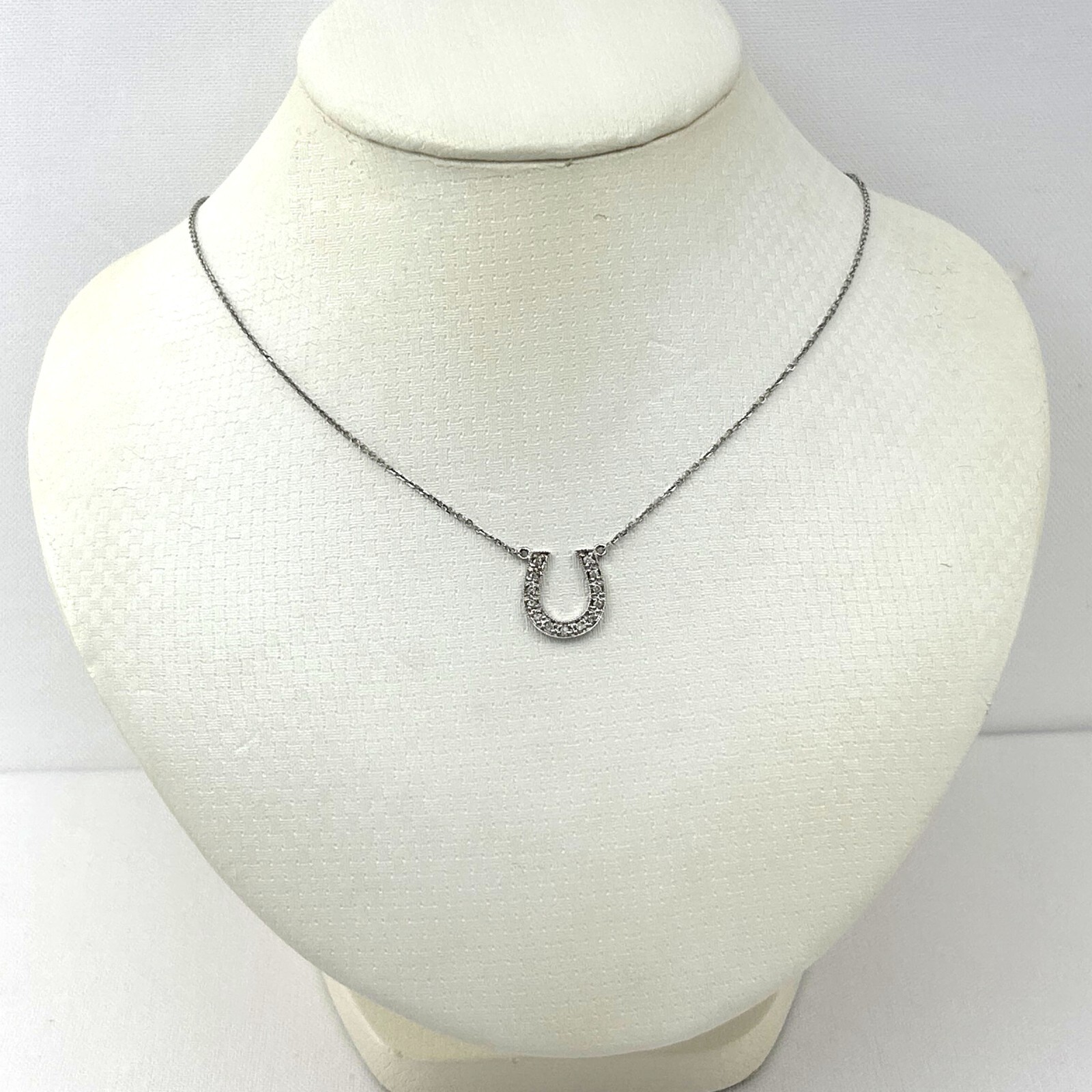 14kt Solid White Gold Classic Diamonds Horseshoe Necklace