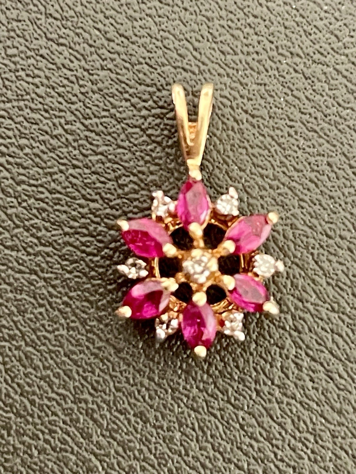14KT Yellow Gold 0.30CTW Ruby & 0.07CTW Diamond Pendant (L65)