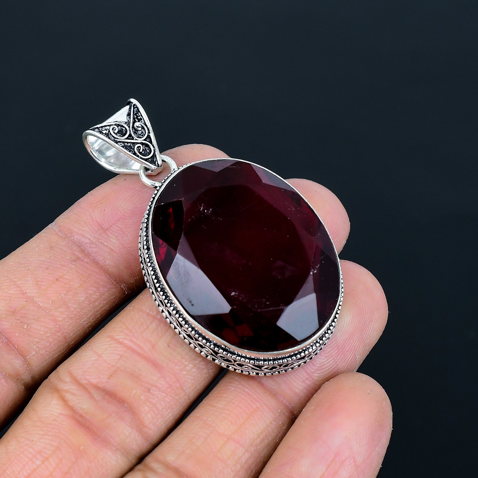 Mozambique Garnet Oval Gemstone 925 Sterling Silver Vintage Pendant 2.3″ VJ 427