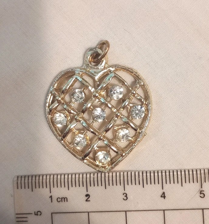 Yellow Gold Heart Pendant Plastic Jewels Great Condition Cute Lattice Structure