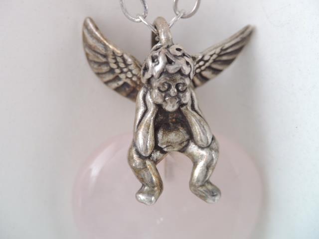 BEAUTIFUL STERLING SILVER WINGED CHERUB ANGEL ROSE QUARTZ HEART PENDANT NECKLACE