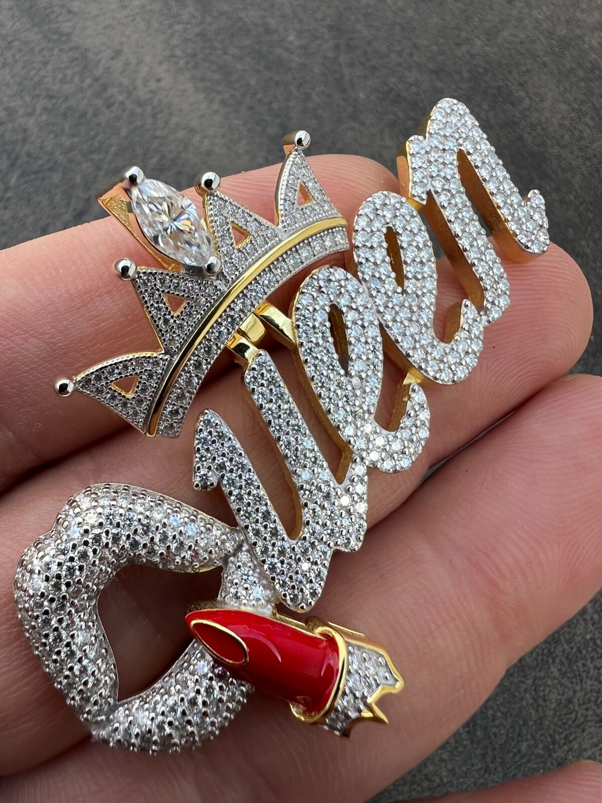 MOISSANITE 925 Silver/Gold/Rose Iced Queen W. Crown & Lipstick Pendant Necklace