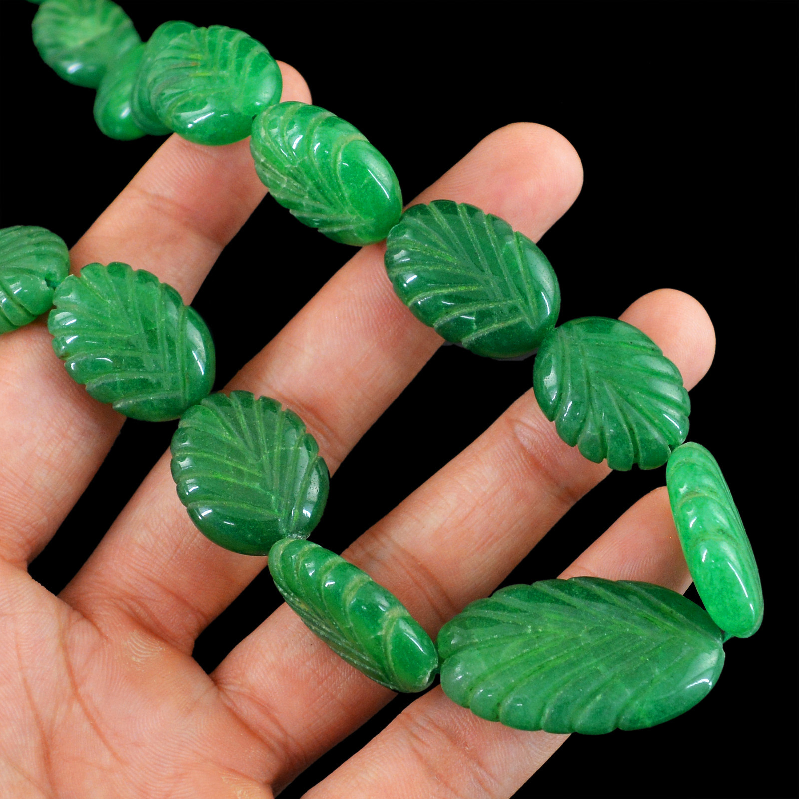 650.00 CTS EARTH MINED OVAL CARVED RICH GREEN EMERALD BEADS NECKLACE STRAND (DG)