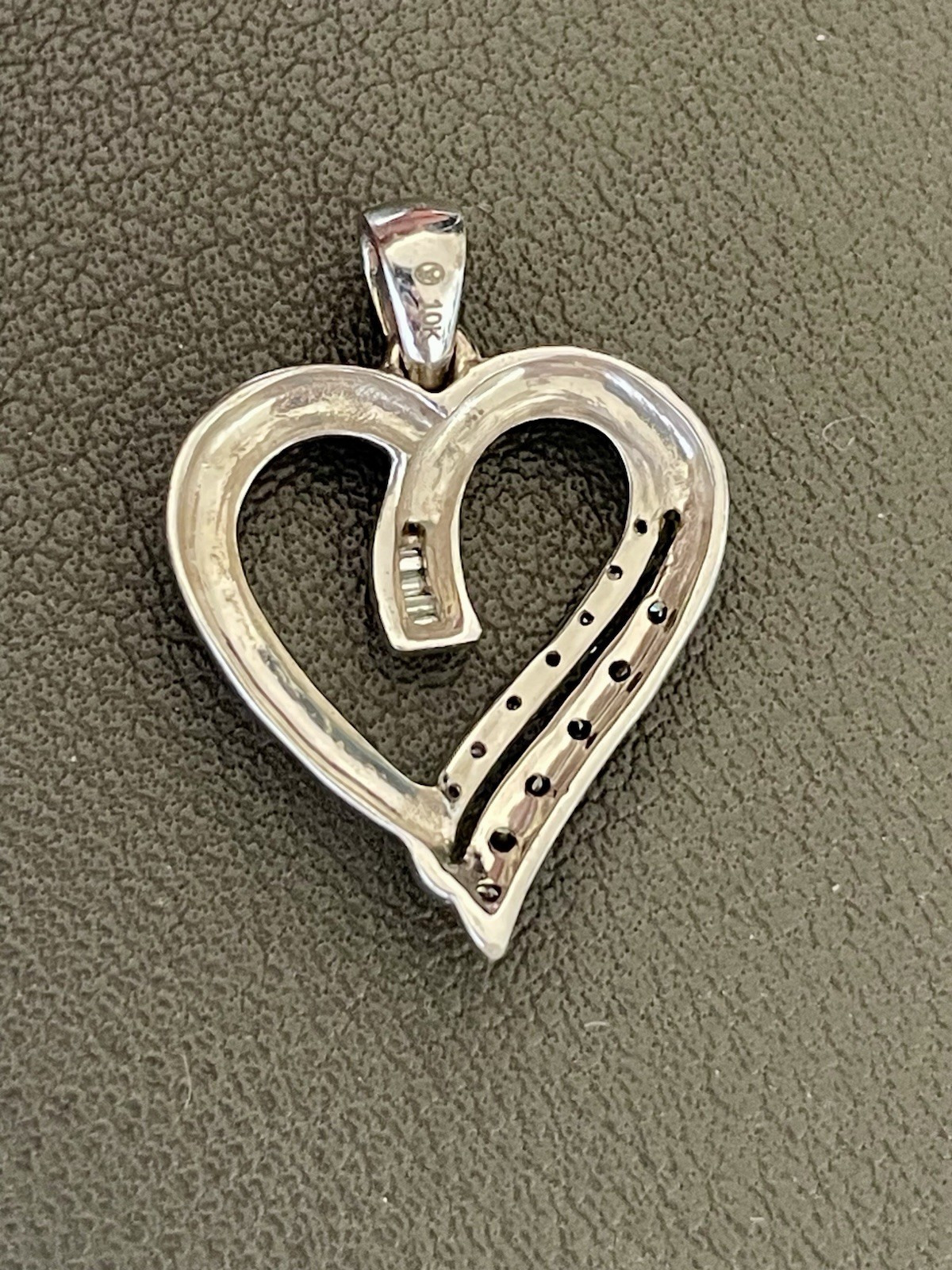 10KT White Gold 0.20CTW White & Champagne Diamond Heart Pendant (F216)