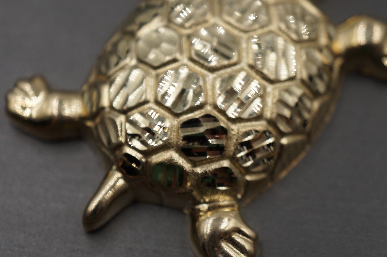 10K Solid Yellow Gold 2.75″ Diamond Cut Ocean Golden Turtle Charm Pendant.