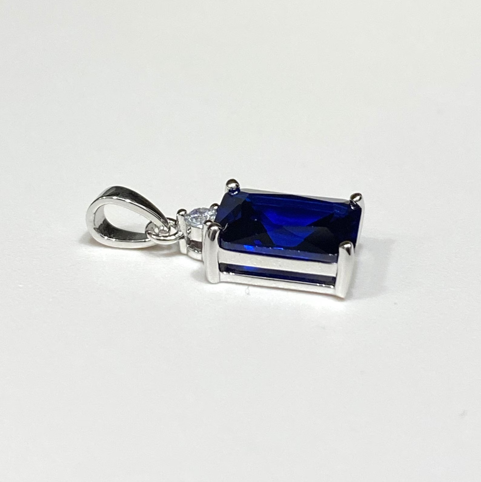 4.15 Ct Emerald Cut Natural Sapphire Diamond Gorgeous Pendant 14K White Gold