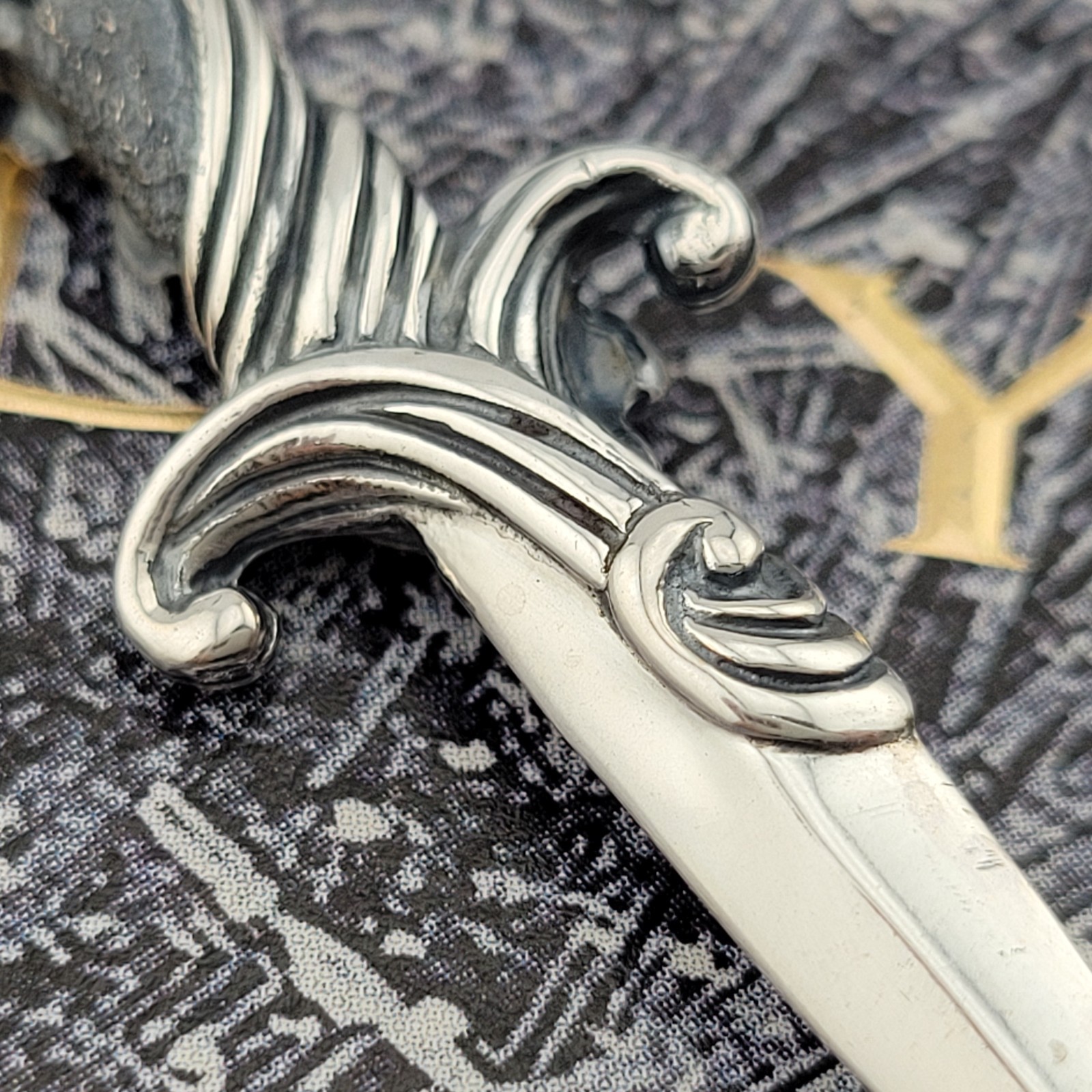 David Yurman 925 Sterling Silver Small 2″ Inch Waves Dagger Amulet Pendant