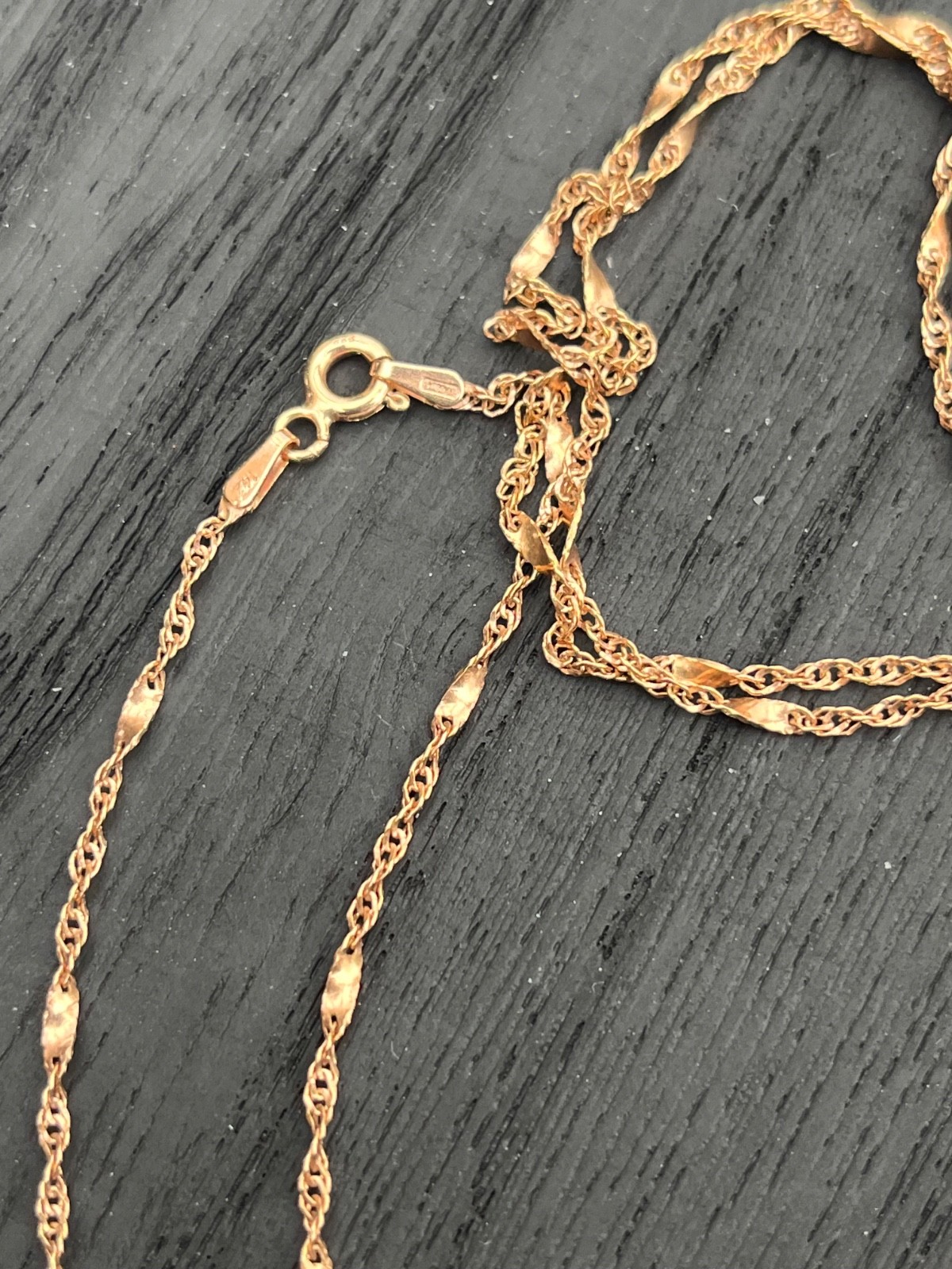 24″ 14k Rose Gold Chain 3.07GRAMS! Singapore with spiral stations Italy, Quality