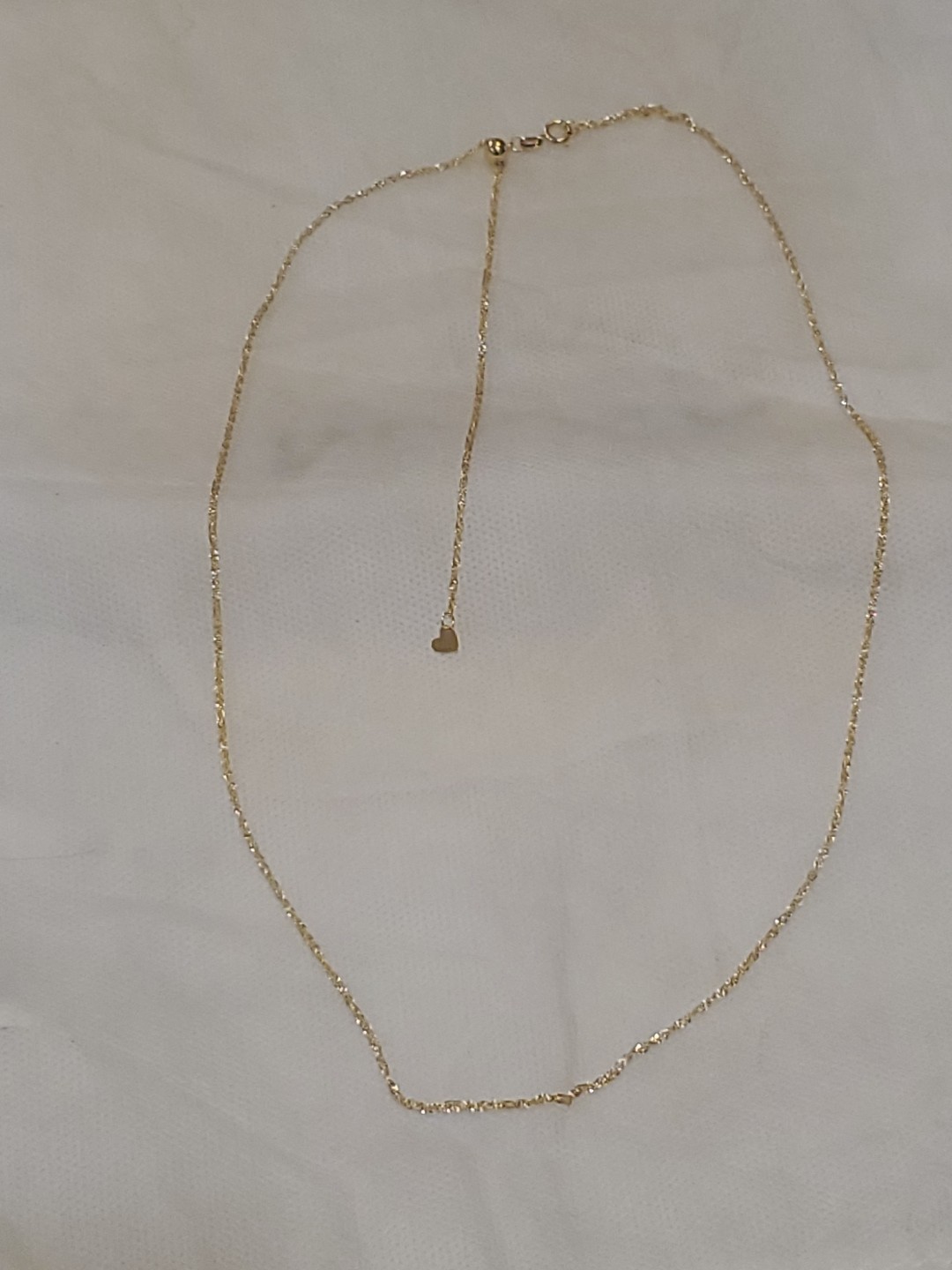 14kt Gold 28″ Long Gold Necklace. Slide Adjustable With Dainty Gold Heart 1.56g