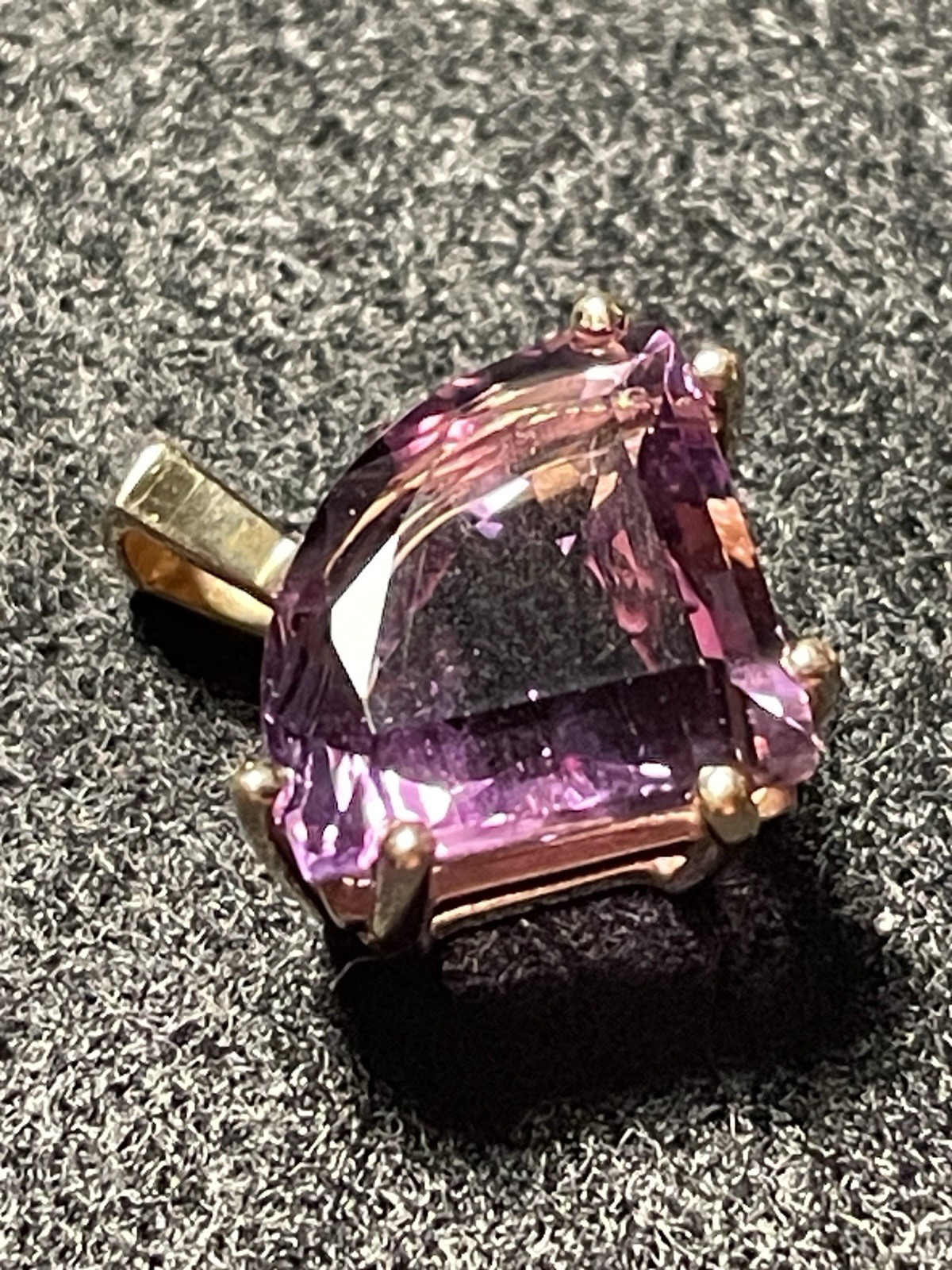 Trillion Cut Amethyst Gemstone Set In 14 K Yellow Gold