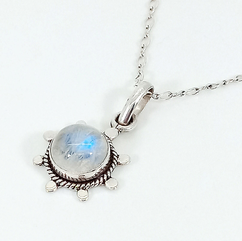 Vintage 925 Sterling Silver Flashy Rainbow Moonstone Necklace