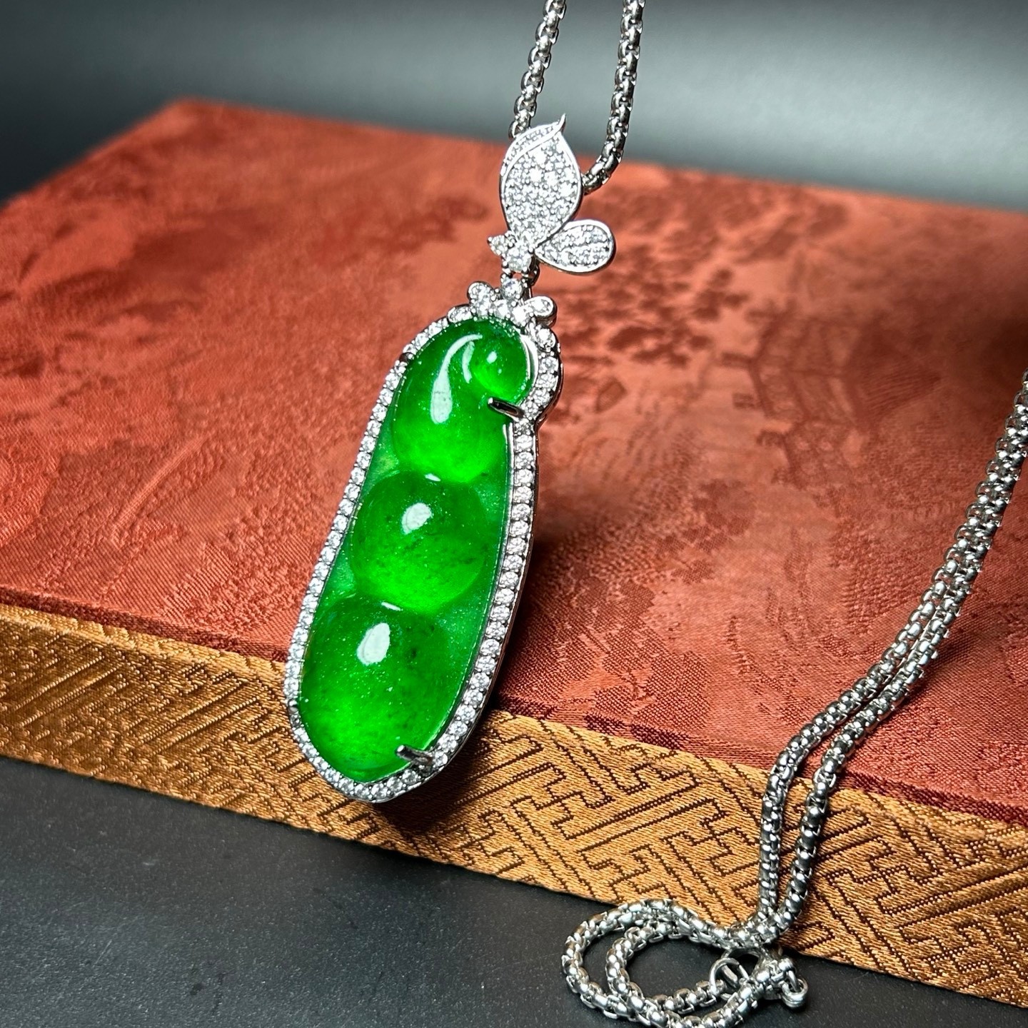Real Natural Icy Green Myanmar Jade Jadeite Pendant &NeckLace 福豆