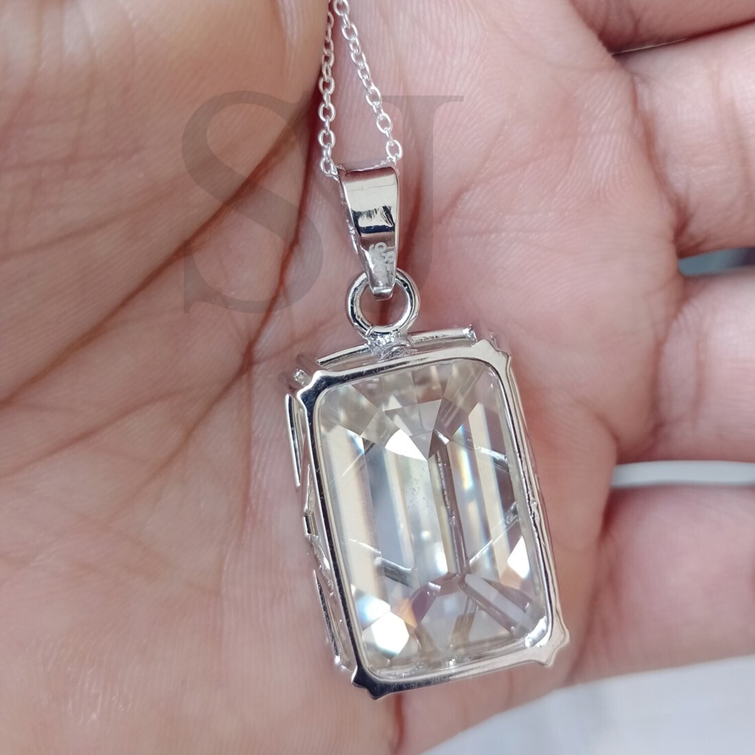 Delicate 14.5 Ct Emerald Cut Lab Grown Solitaire Drop Pendant in 925 Silver