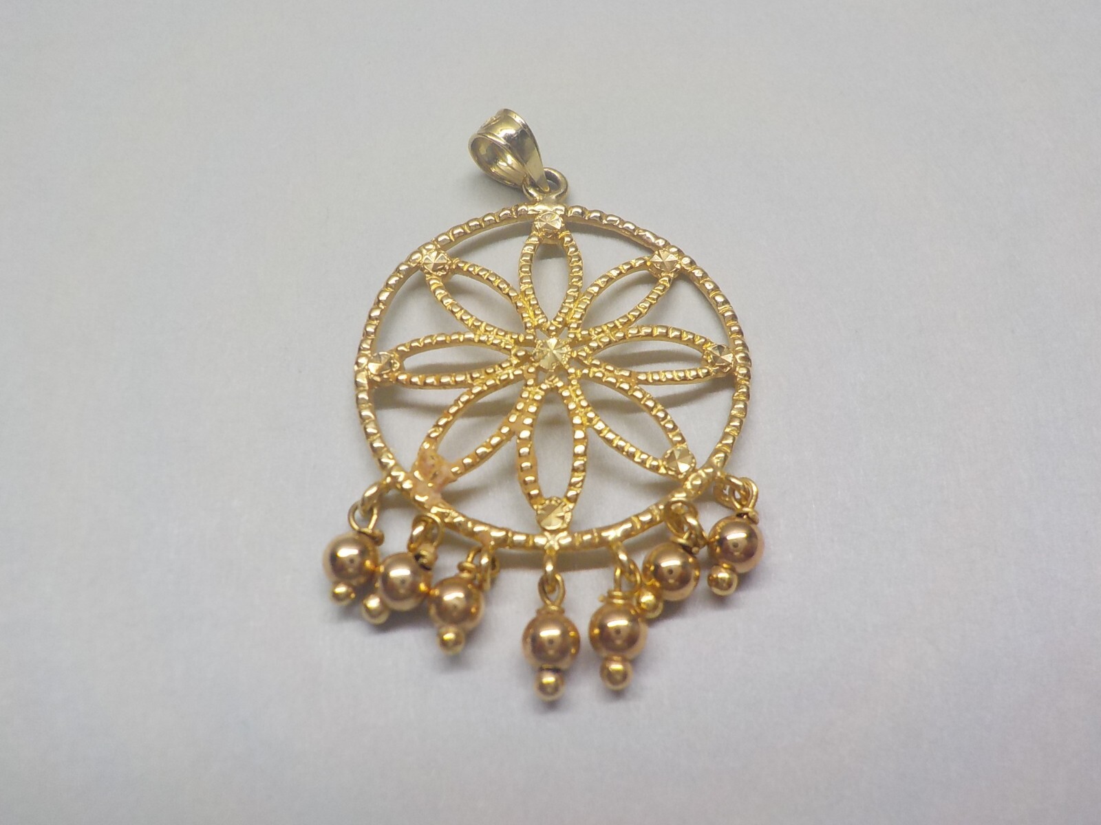 14KT Gold Delicate Lacey Pendant / Charm 2 grams