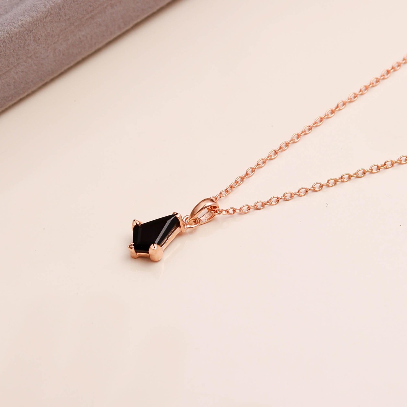 Natural Black Onyx Kite Necklace Rose Gold Plated 925 Sterling Silver jewelry