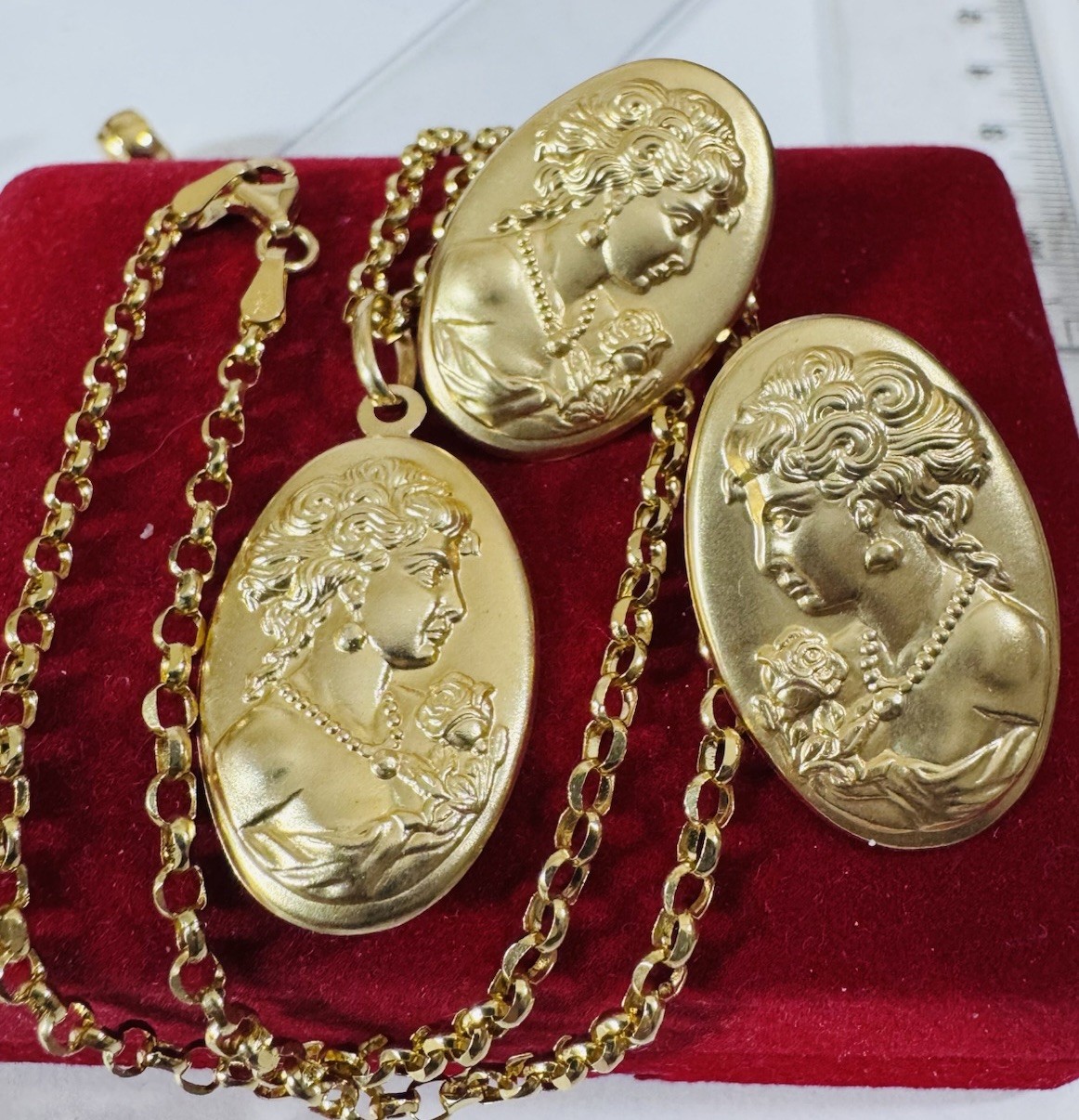 New 18K 750 Saudi Dubai Gold Oval Queen Earring Set Necklace 18” Long 3mm 8.5g