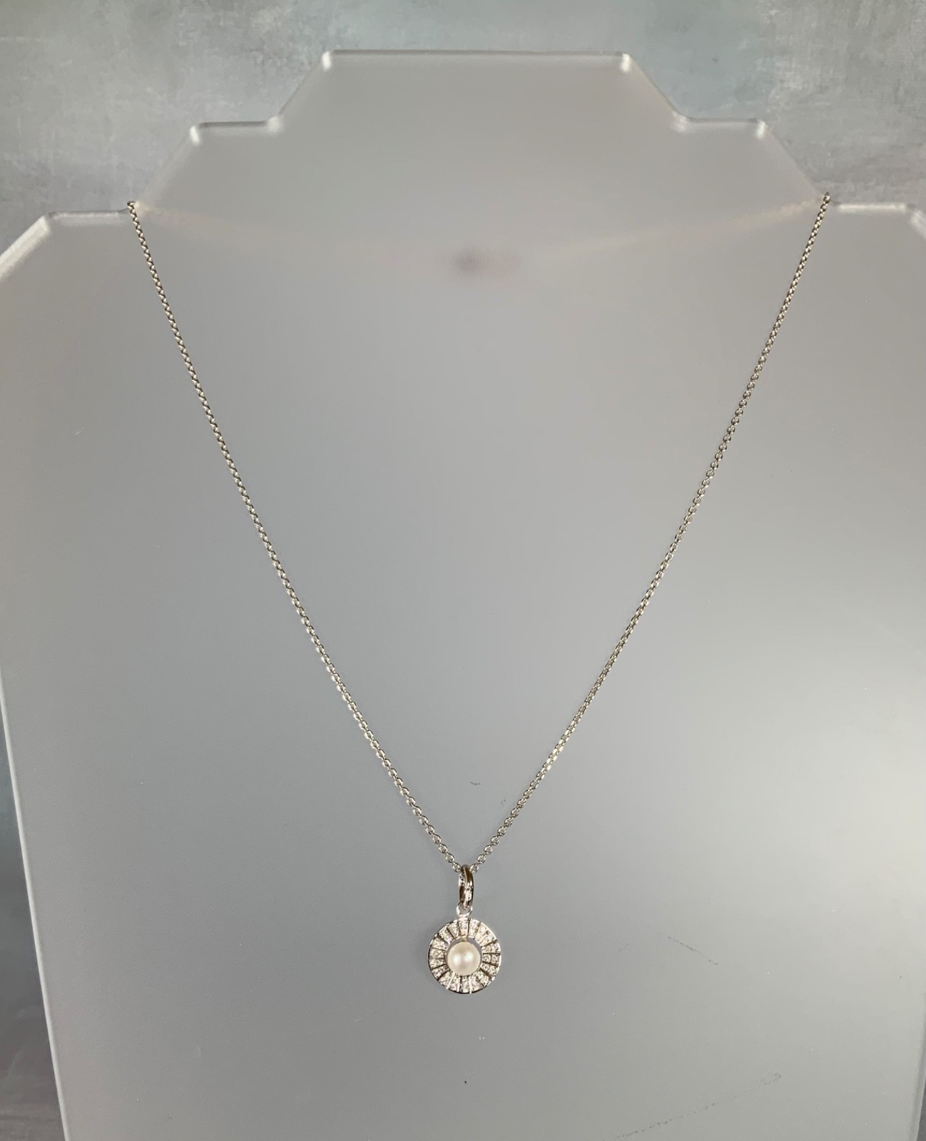 Jools by Jenny Brown sterling silver, cz & pearl Art Deco Halo pendant necklace