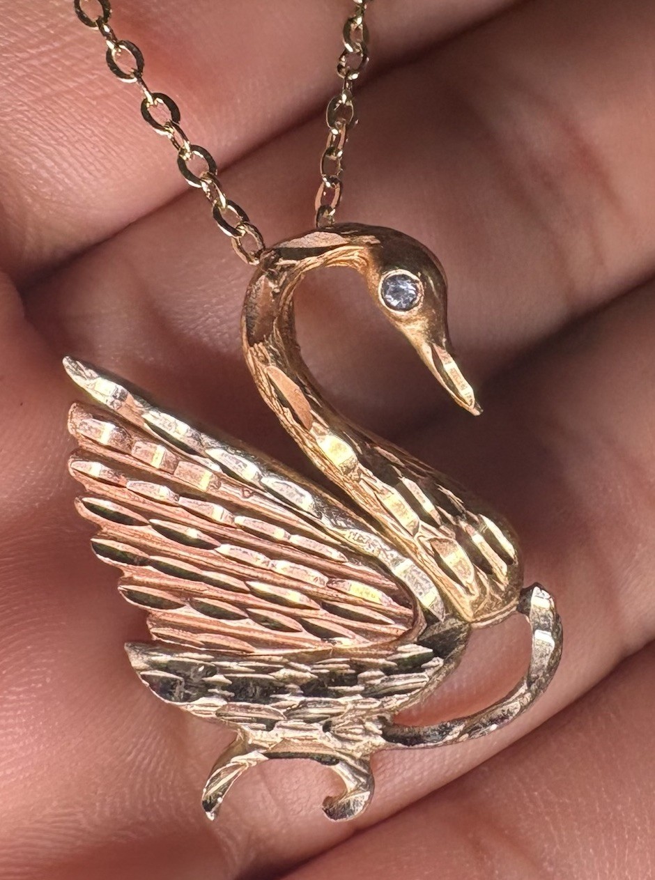 14k tricolor gold pendant Swan Diamond Cut Beautiful Aquamarine Eye Stone 3.52G
