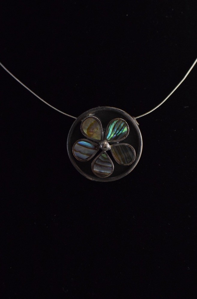 VTG Mamo Jo’s Australia 925 Abalone Shell Inlay Flower Pendant Necklace