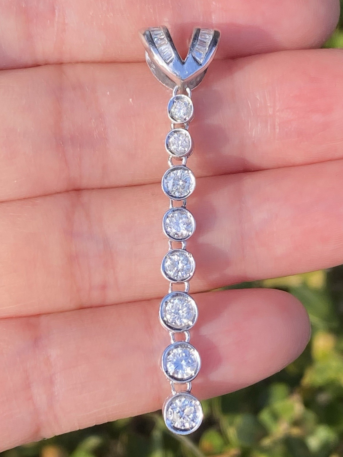 Beautiful Platinum 1.00CTW 100% Natural Diamond Drop Pendant
